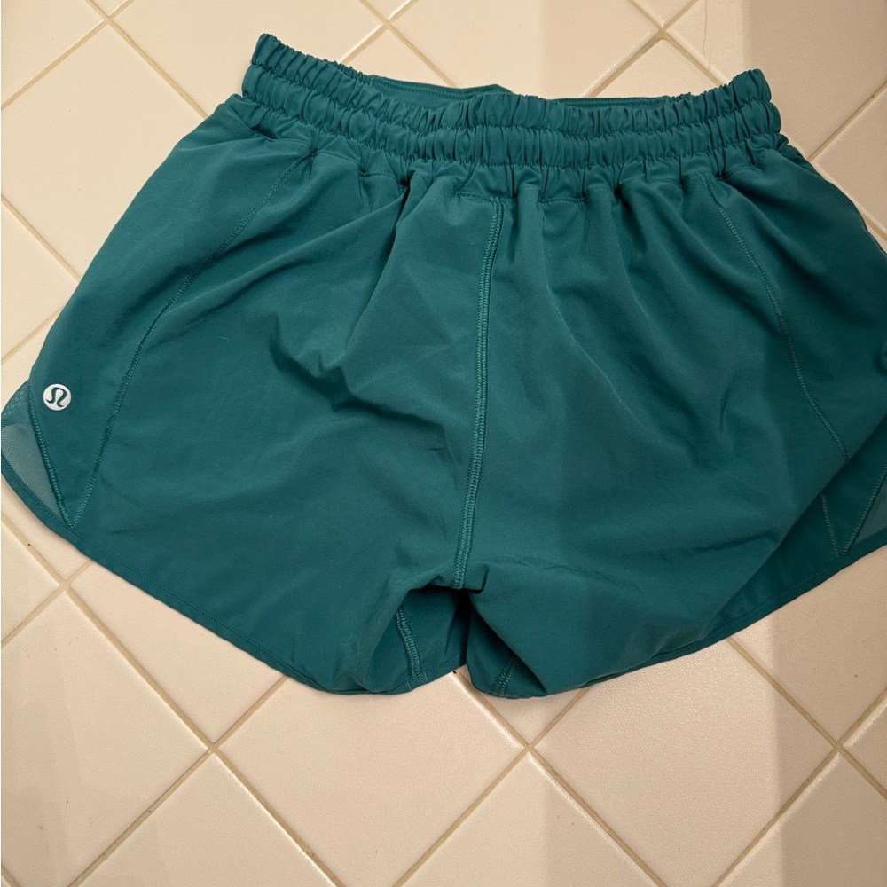 lulu lemon hotty hot shorts size 4 worn once